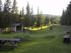 Grillplats och scenen.